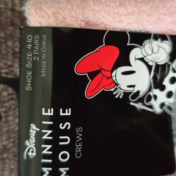 DISNEY WOMENS PINK & WHITE MINNIEMOUSE 2 PAIRS OF SOFT SOCKS FITS SHOE SIZE 4-10 - Picture 8 of 10